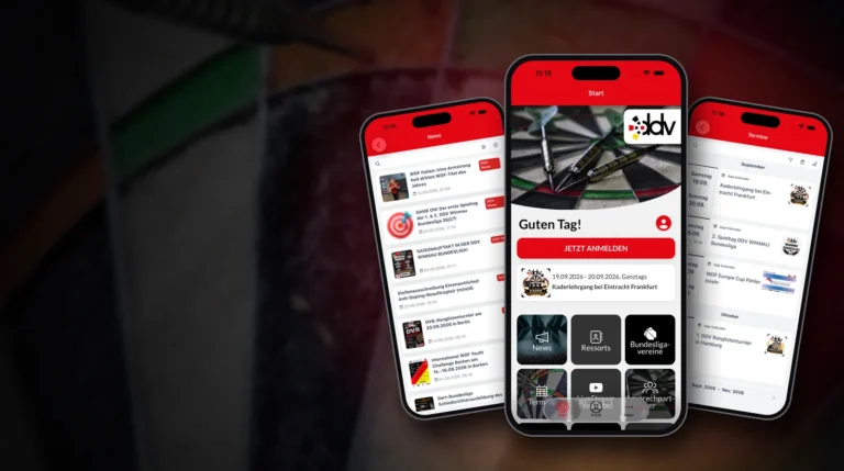 Drei Smartphones mit der DDV-App vor einer Dartscheibe